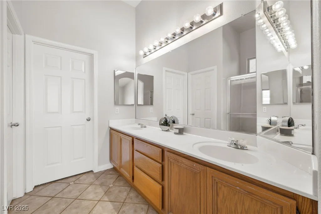 7813 Faith, Las Vegas, NV 89131
