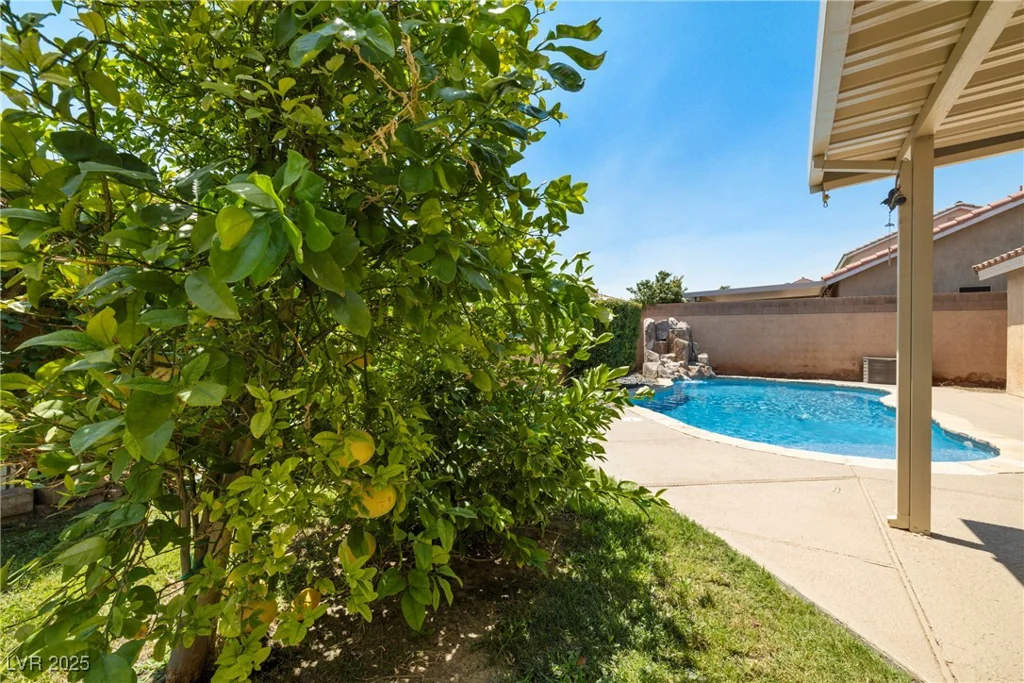 7813 Faith, Las Vegas, NV 89131