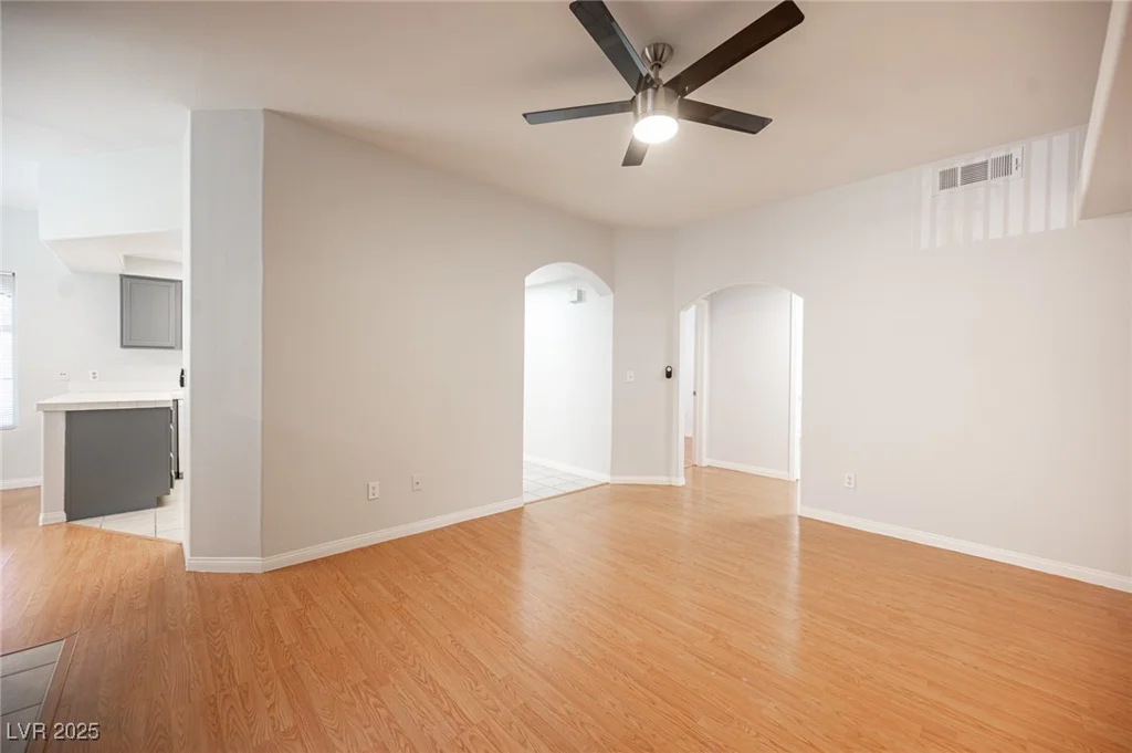 8420 White Eagle, Las Vegas, NV 89145