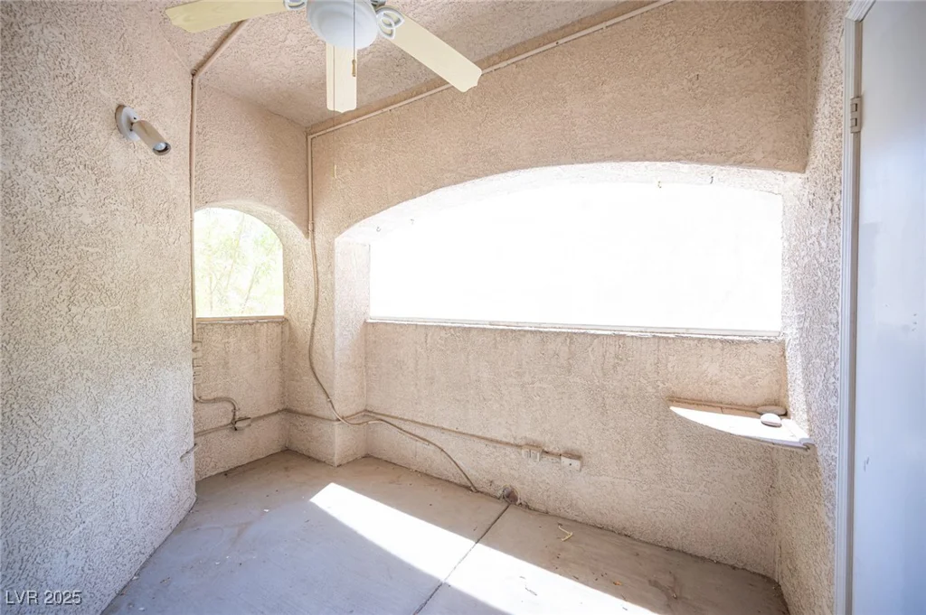8420 White Eagle, Las Vegas, NV 89145