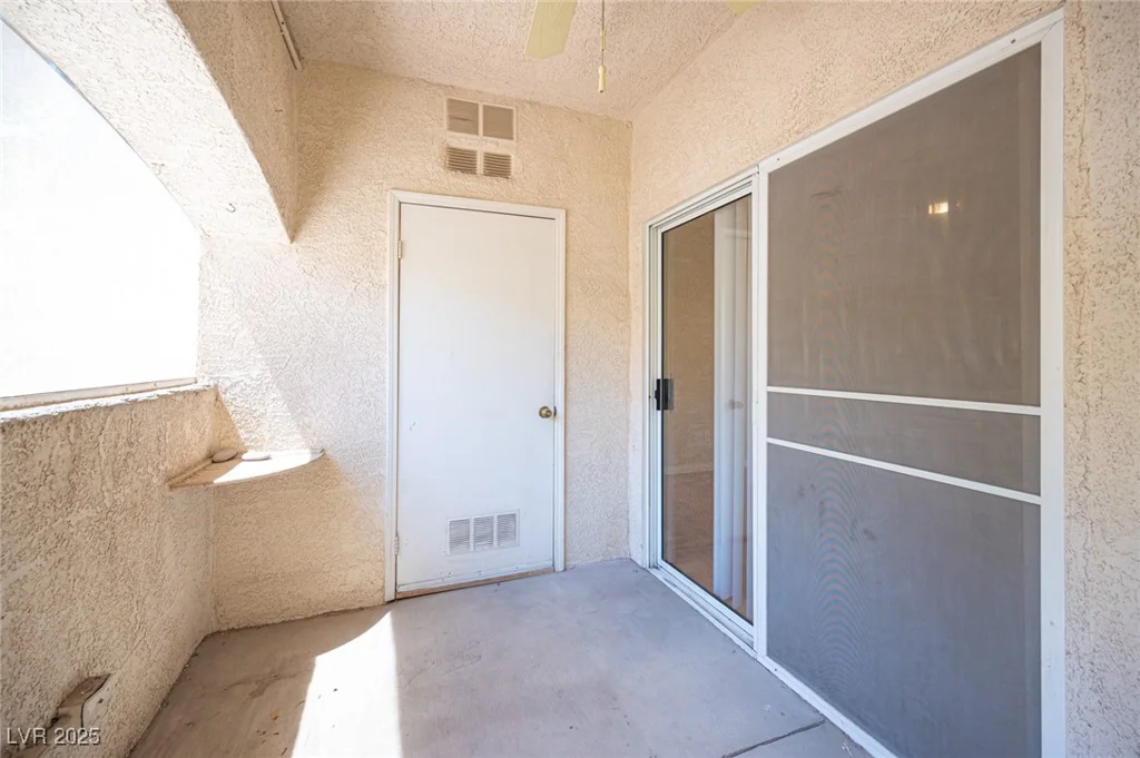 8420 White Eagle, Las Vegas, NV 89145