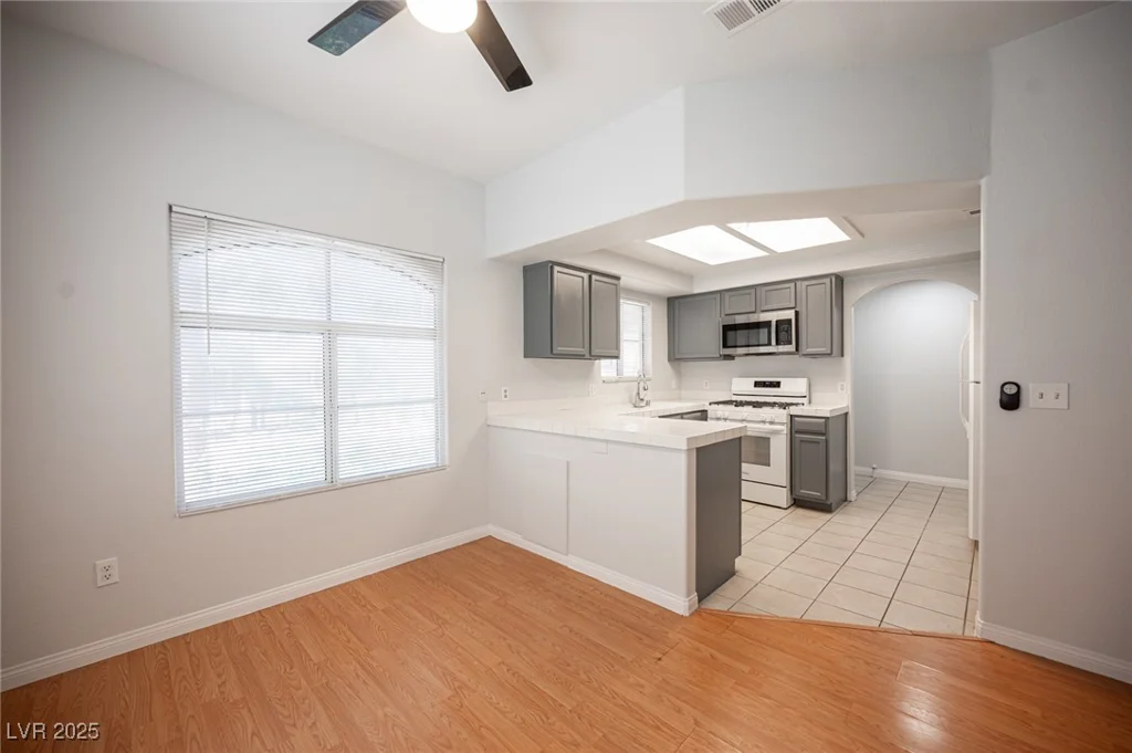 8420 White Eagle, Las Vegas, NV 89145