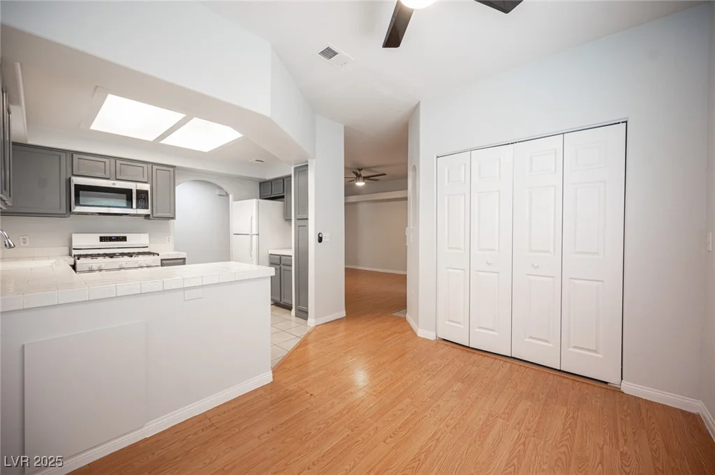 8420 White Eagle, Las Vegas, NV 89145