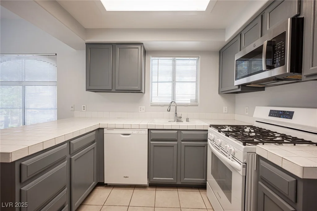8420 White Eagle, Las Vegas, NV 89145