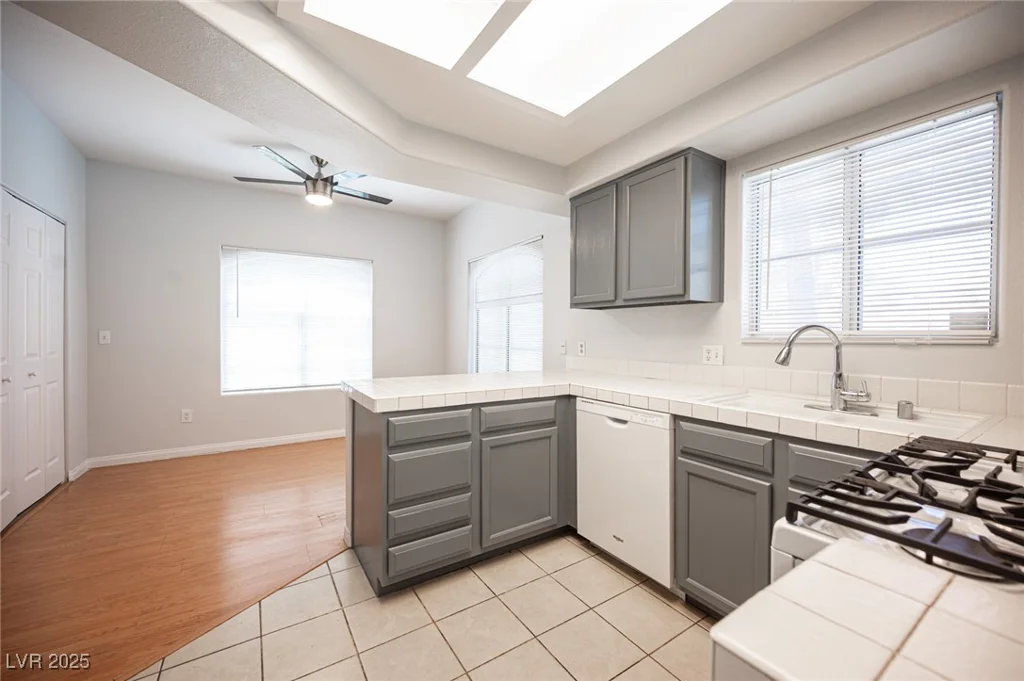8420 White Eagle, Las Vegas, NV 89145