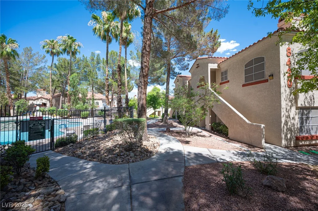 8420 White Eagle, Las Vegas, NV 89145
