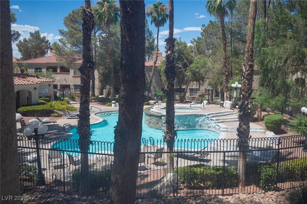 8420 White Eagle, Las Vegas, NV 89145