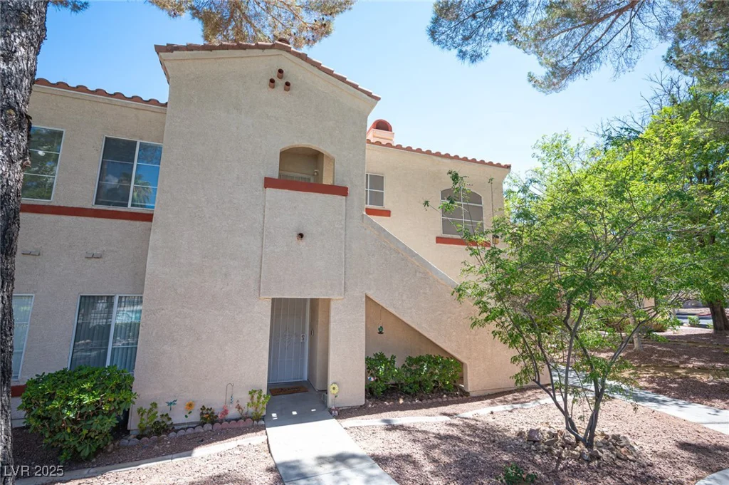 8420 White Eagle, Las Vegas, NV 89145