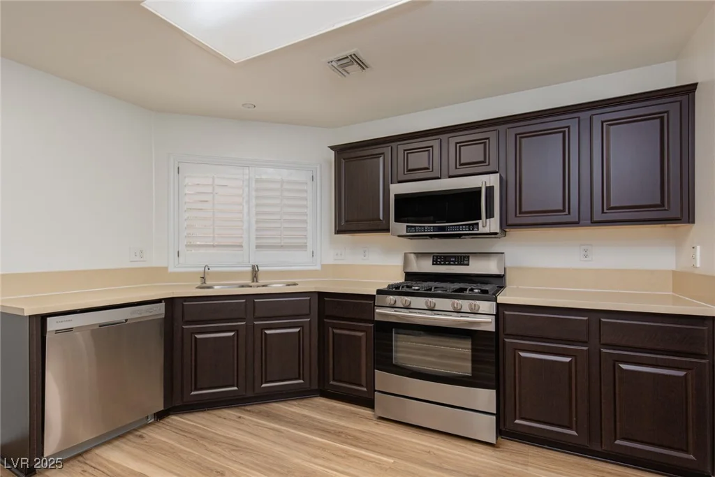 9533 Yucca Blossom, Las Vegas, NV 89134