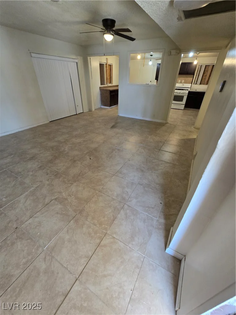 3035 La Canada, Las Vegas, NV 89169