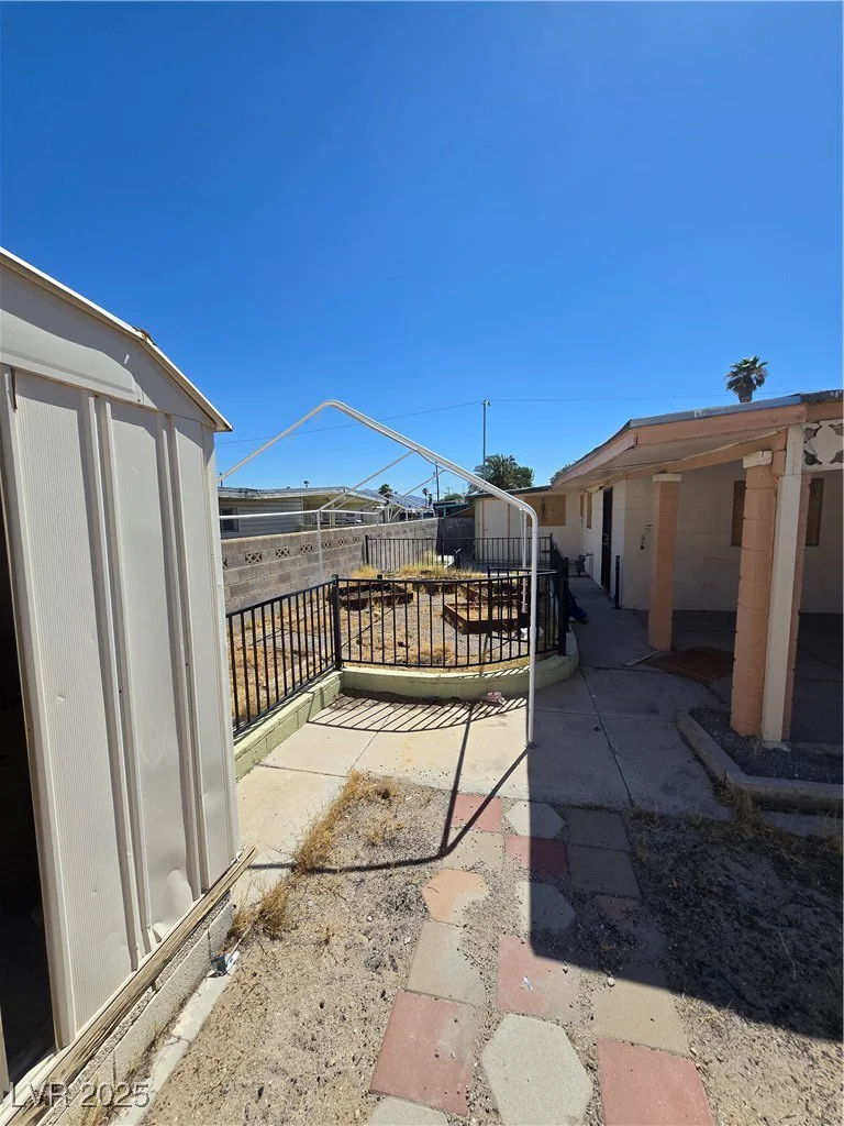 3035 La Canada, Las Vegas, NV 89169