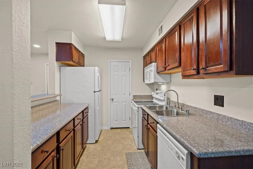 2451 Rainbow, Las Vegas, NV 89108