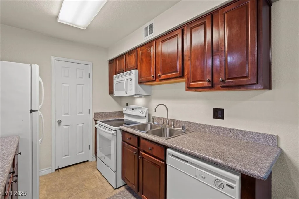 2451 Rainbow, Las Vegas, NV 89108