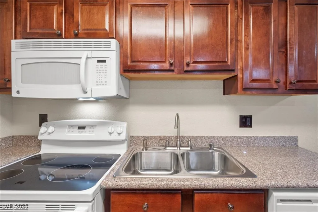 2451 Rainbow, Las Vegas, NV 89108