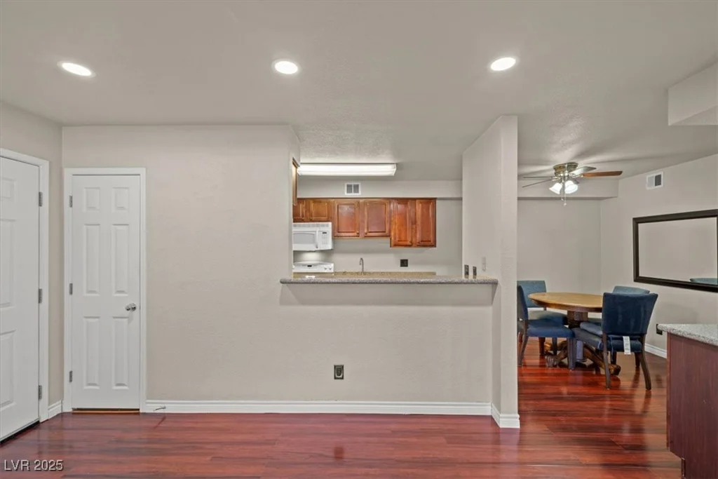 2451 Rainbow, Las Vegas, NV 89108