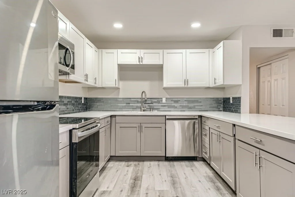 3151 Soaring Gulls, Las Vegas, NV 89128