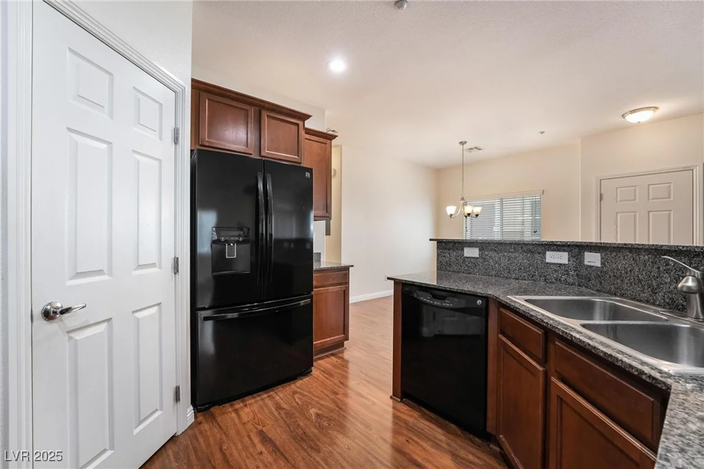 10123 Aspen Rose, Las Vegas, NV 89183