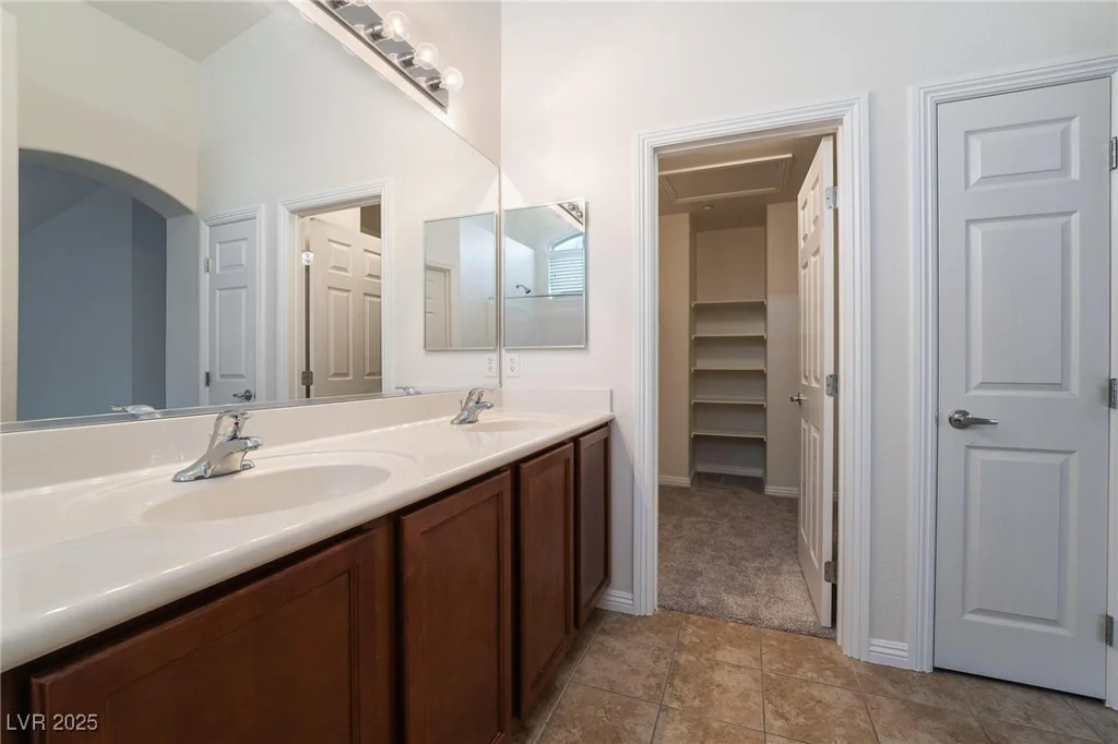 10123 Aspen Rose, Las Vegas, NV 89183