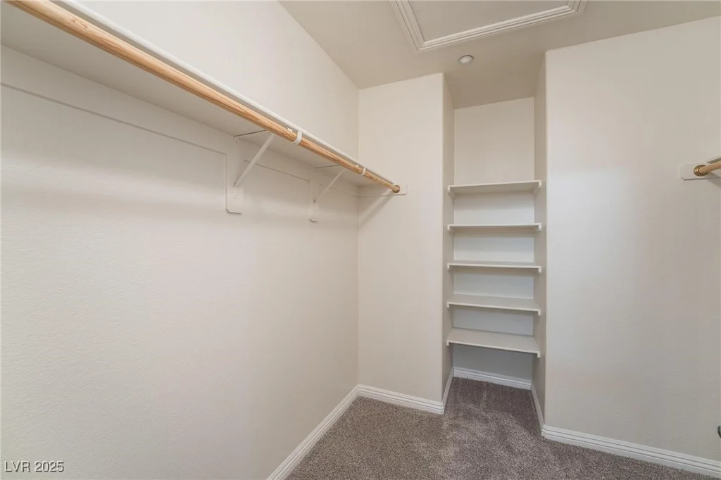10123 Aspen Rose, Las Vegas, NV 89183