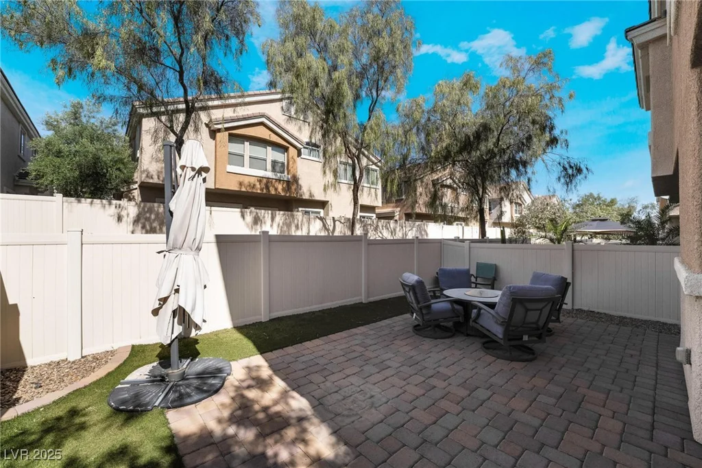 10123 Aspen Rose, Las Vegas, NV 89183