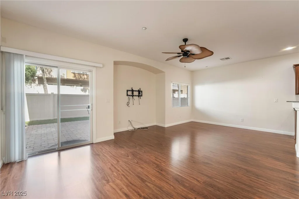 10123 Aspen Rose, Las Vegas, NV 89183