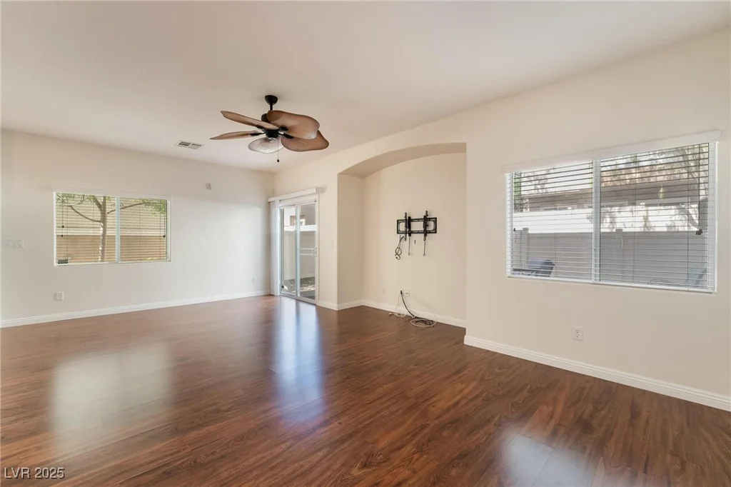 10123 Aspen Rose, Las Vegas, NV 89183