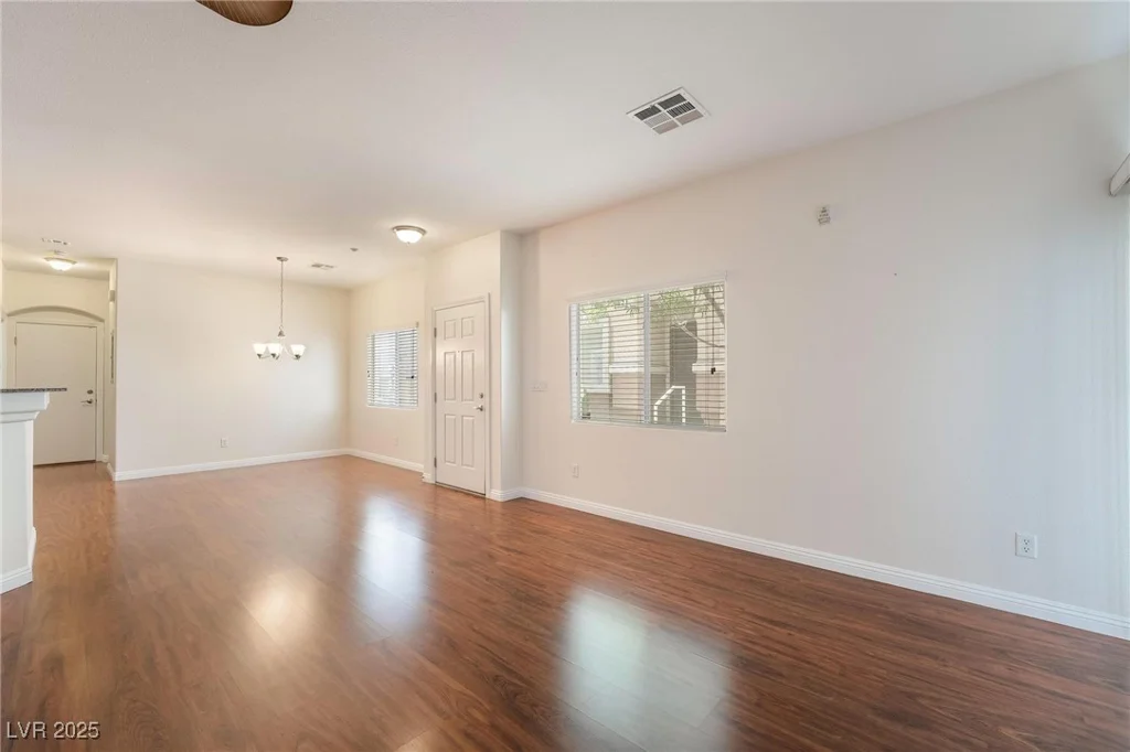 10123 Aspen Rose, Las Vegas, NV 89183