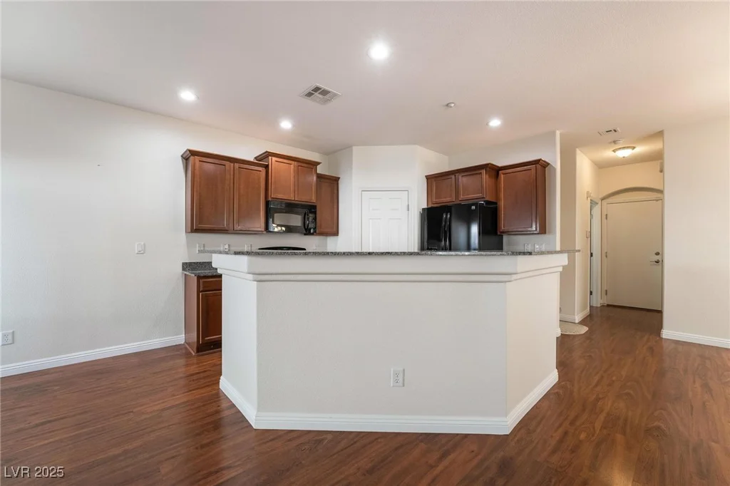 10123 Aspen Rose, Las Vegas, NV 89183