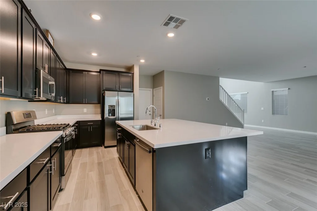 9239 Albus Hills, Las Vegas, NV 89143