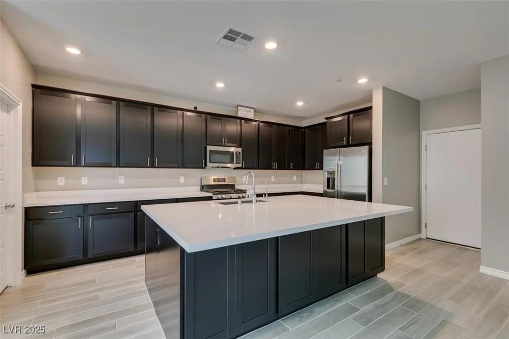 9239 Albus Hills, Las Vegas, NV 89143