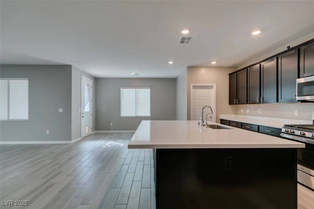 9239 Albus Hills, Las Vegas, NV 89143