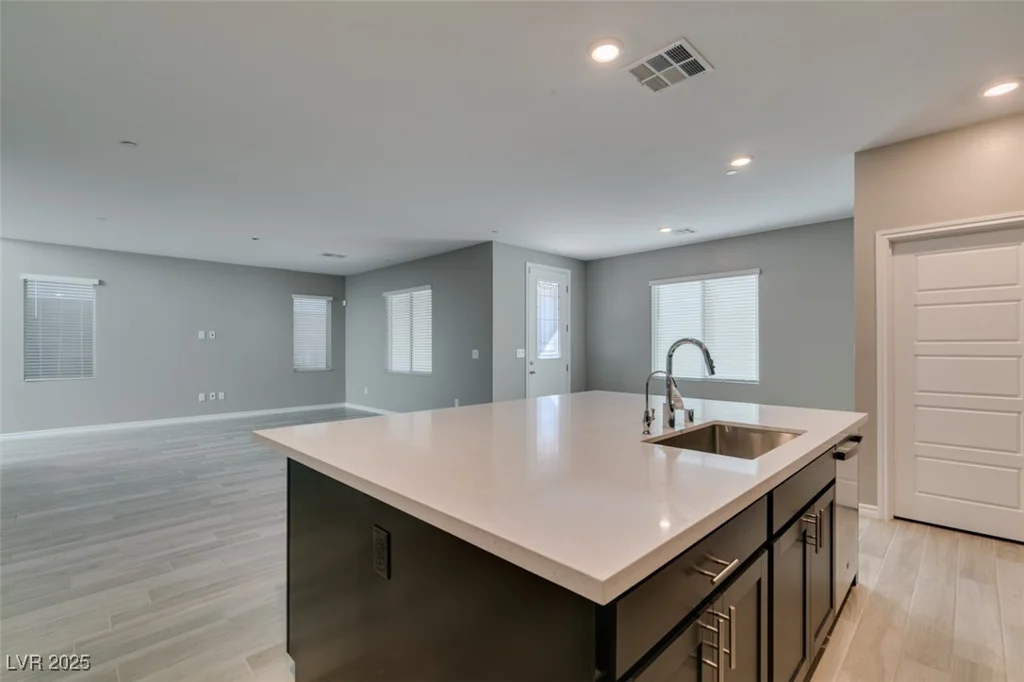9239 Albus Hills, Las Vegas, NV 89143
