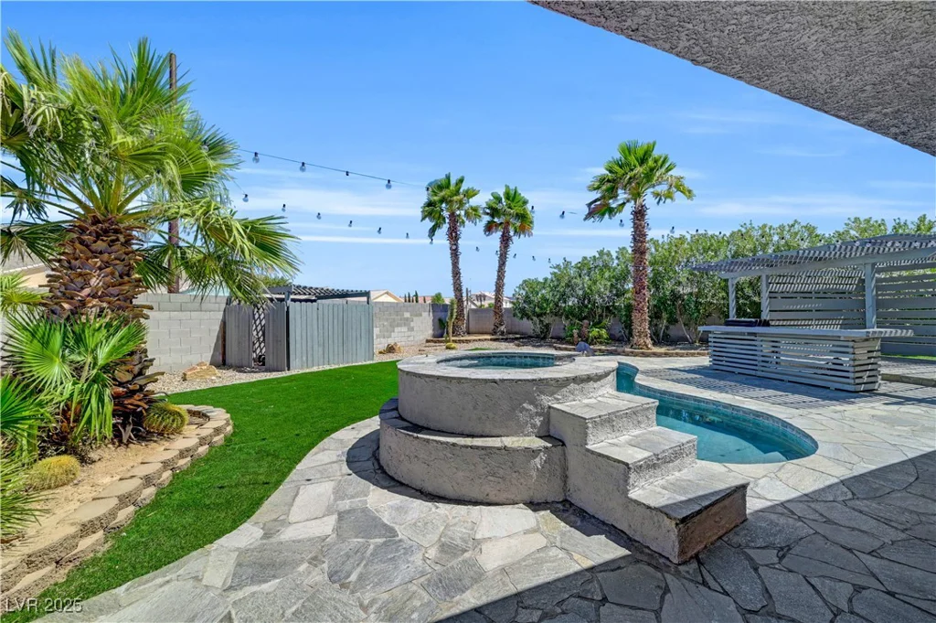1282 Sloan, Las Vegas, NV 89110