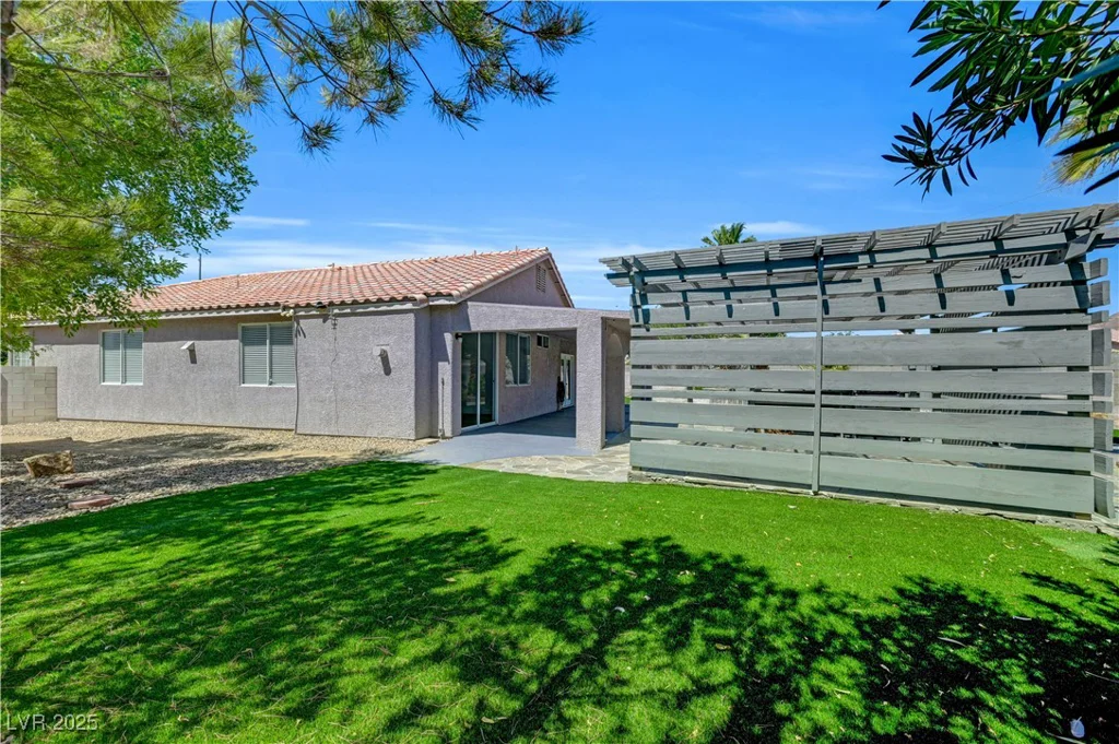 1282 Sloan, Las Vegas, NV 89110