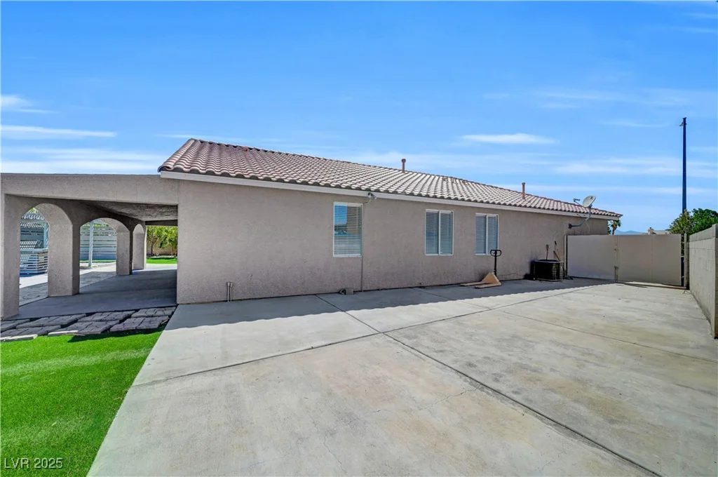 1282 Sloan, Las Vegas, NV 89110