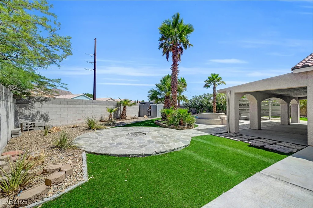 1282 Sloan, Las Vegas, NV 89110