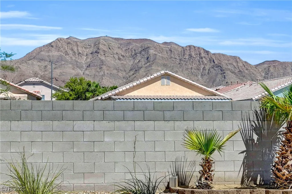 1282 Sloan, Las Vegas, NV 89110