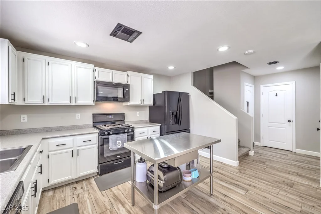 421 Dairy Creek, Las Vegas, NV 89183