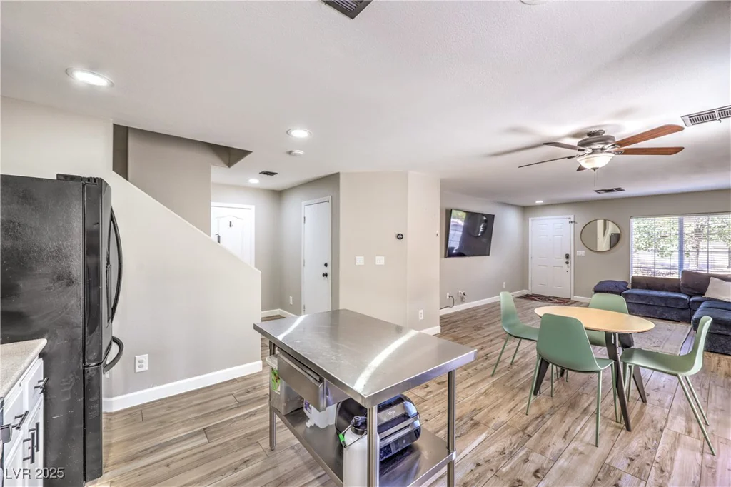 421 Dairy Creek, Las Vegas, NV 89183
