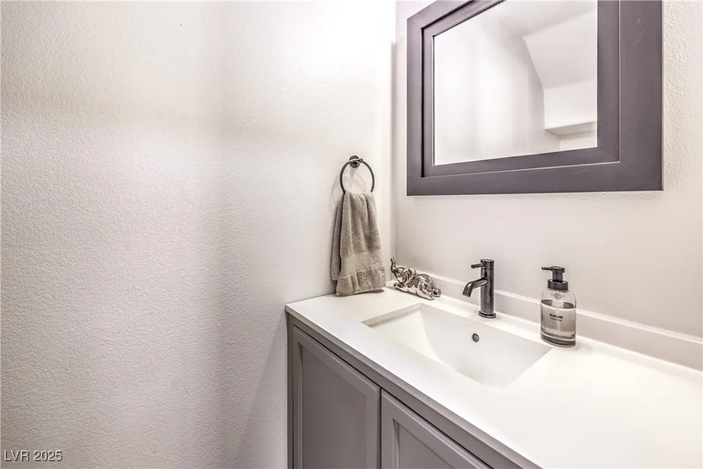 421 Dairy Creek, Las Vegas, NV 89183