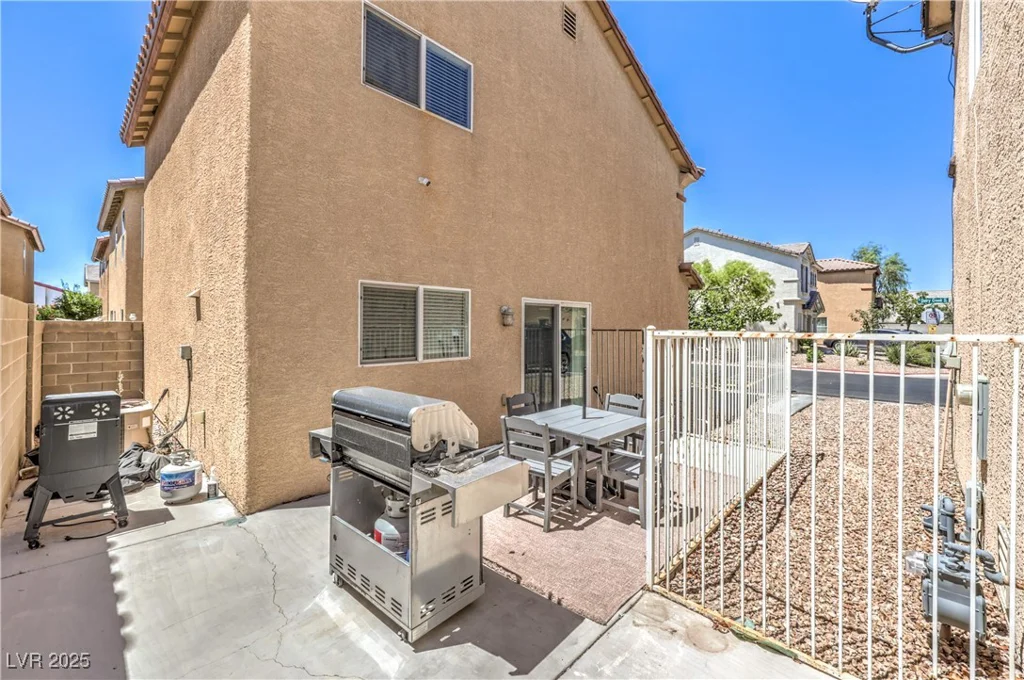 421 Dairy Creek, Las Vegas, NV 89183