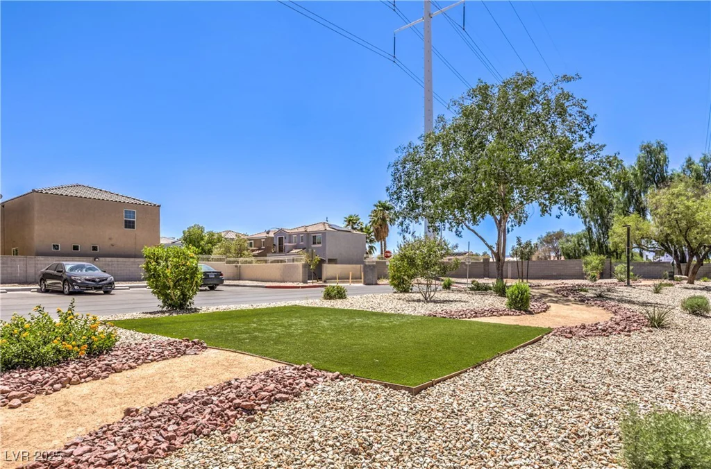421 Dairy Creek, Las Vegas, NV 89183