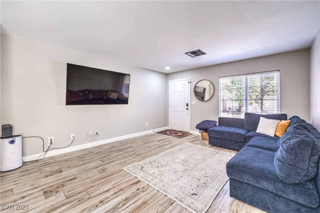 421 Dairy Creek, Las Vegas, NV 89183