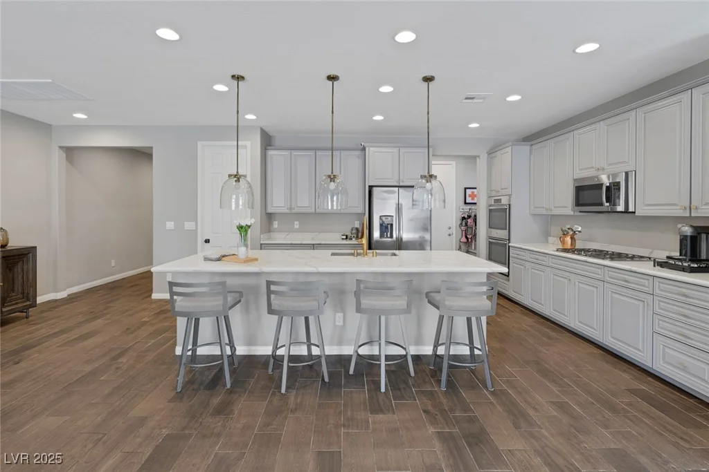 7111 Stanley Frederick, Las Vegas, NV 89166