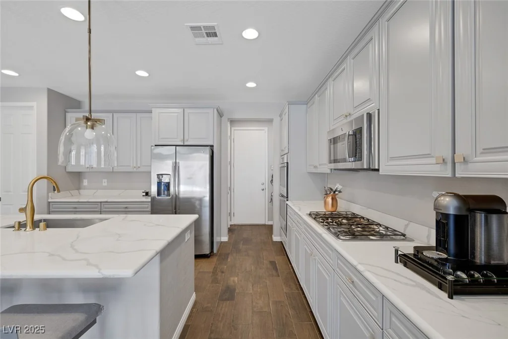 7111 Stanley Frederick, Las Vegas, NV 89166