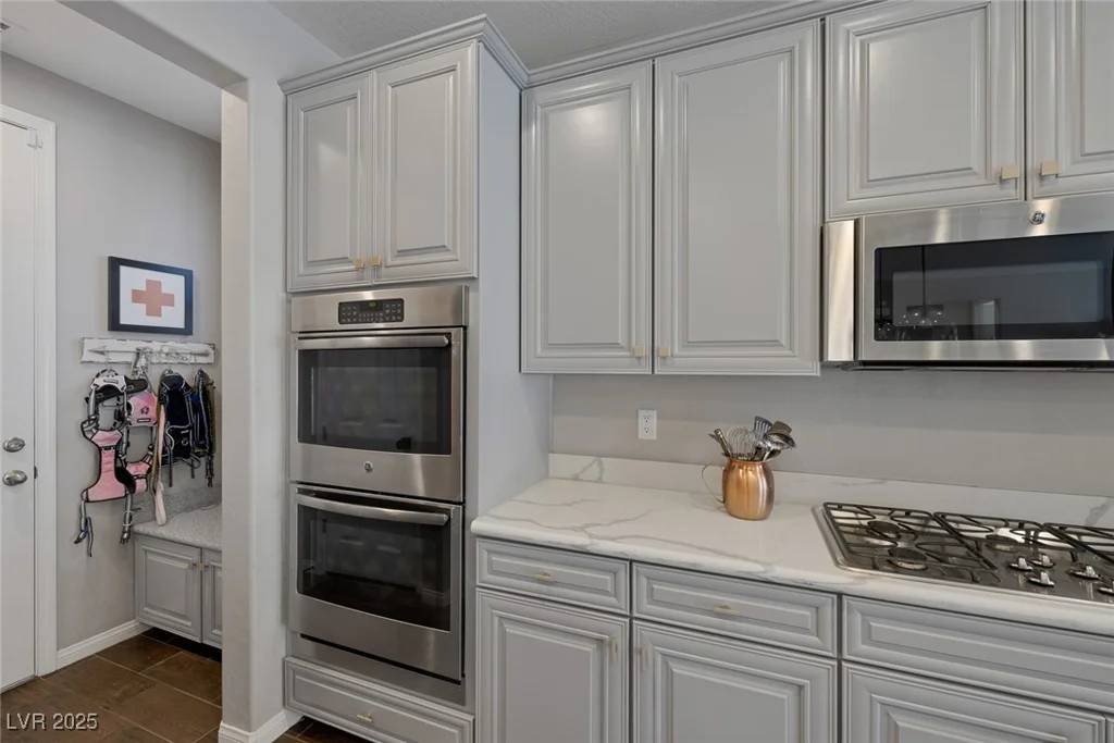 7111 Stanley Frederick, Las Vegas, NV 89166