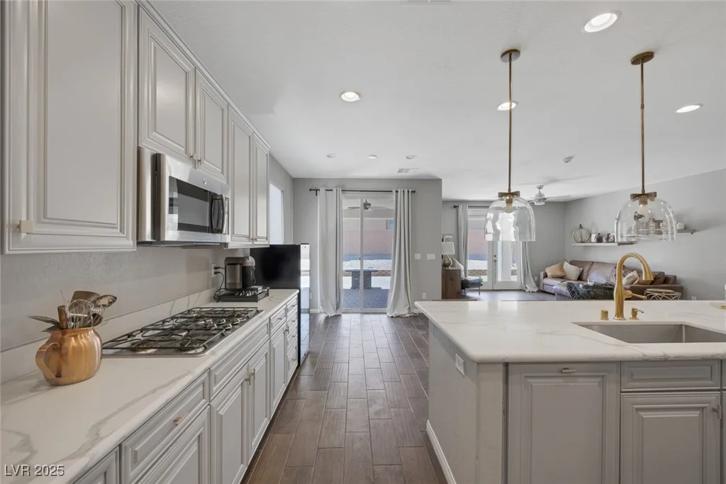 7111 Stanley Frederick, Las Vegas, NV 89166