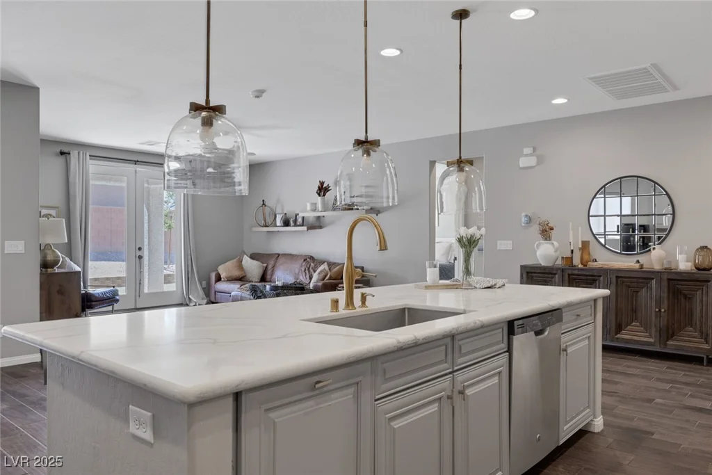 7111 Stanley Frederick, Las Vegas, NV 89166