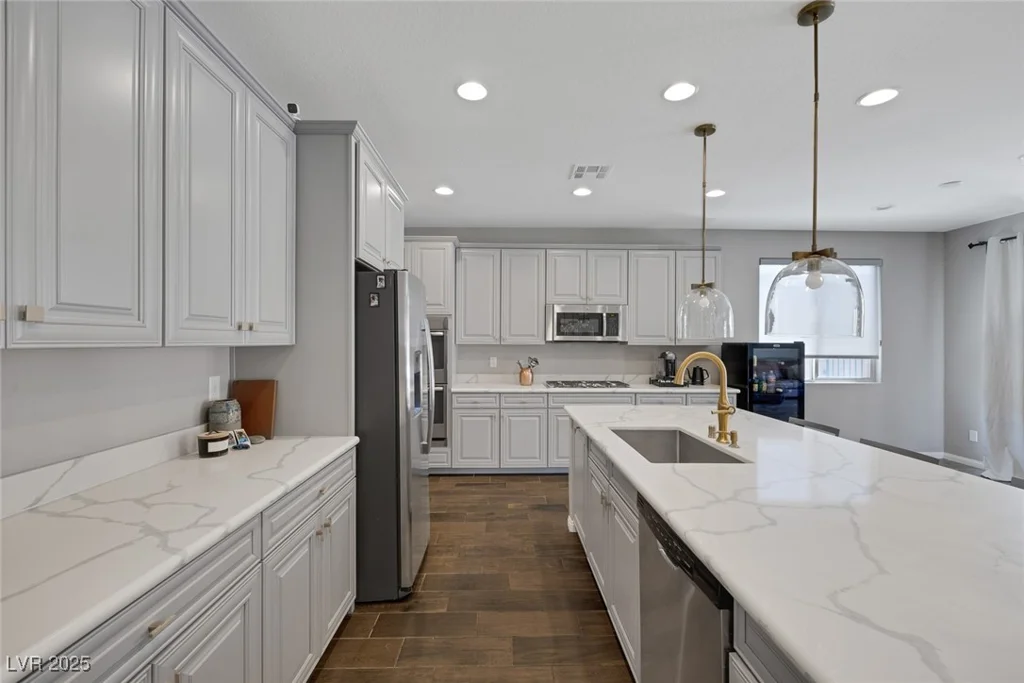 7111 Stanley Frederick, Las Vegas, NV 89166
