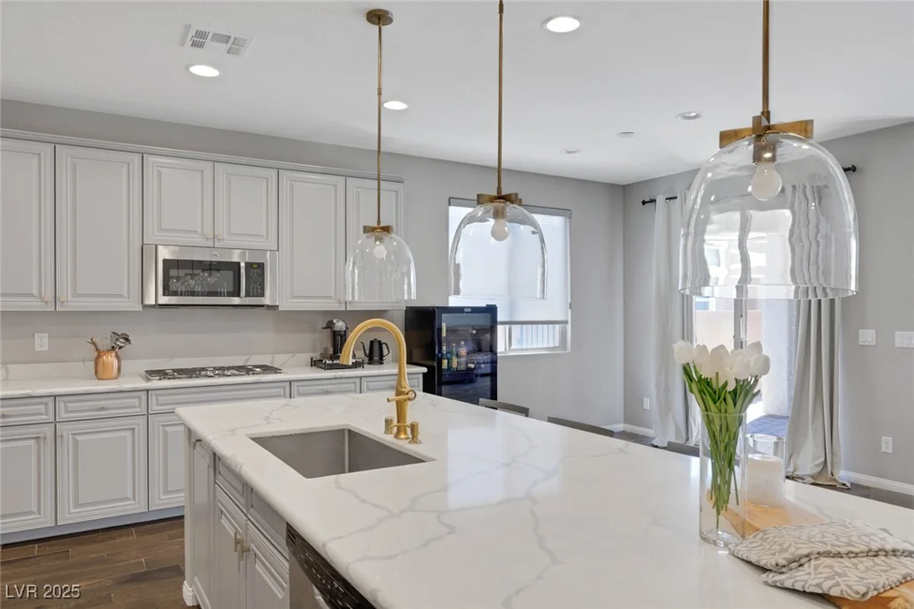 7111 Stanley Frederick, Las Vegas, NV 89166